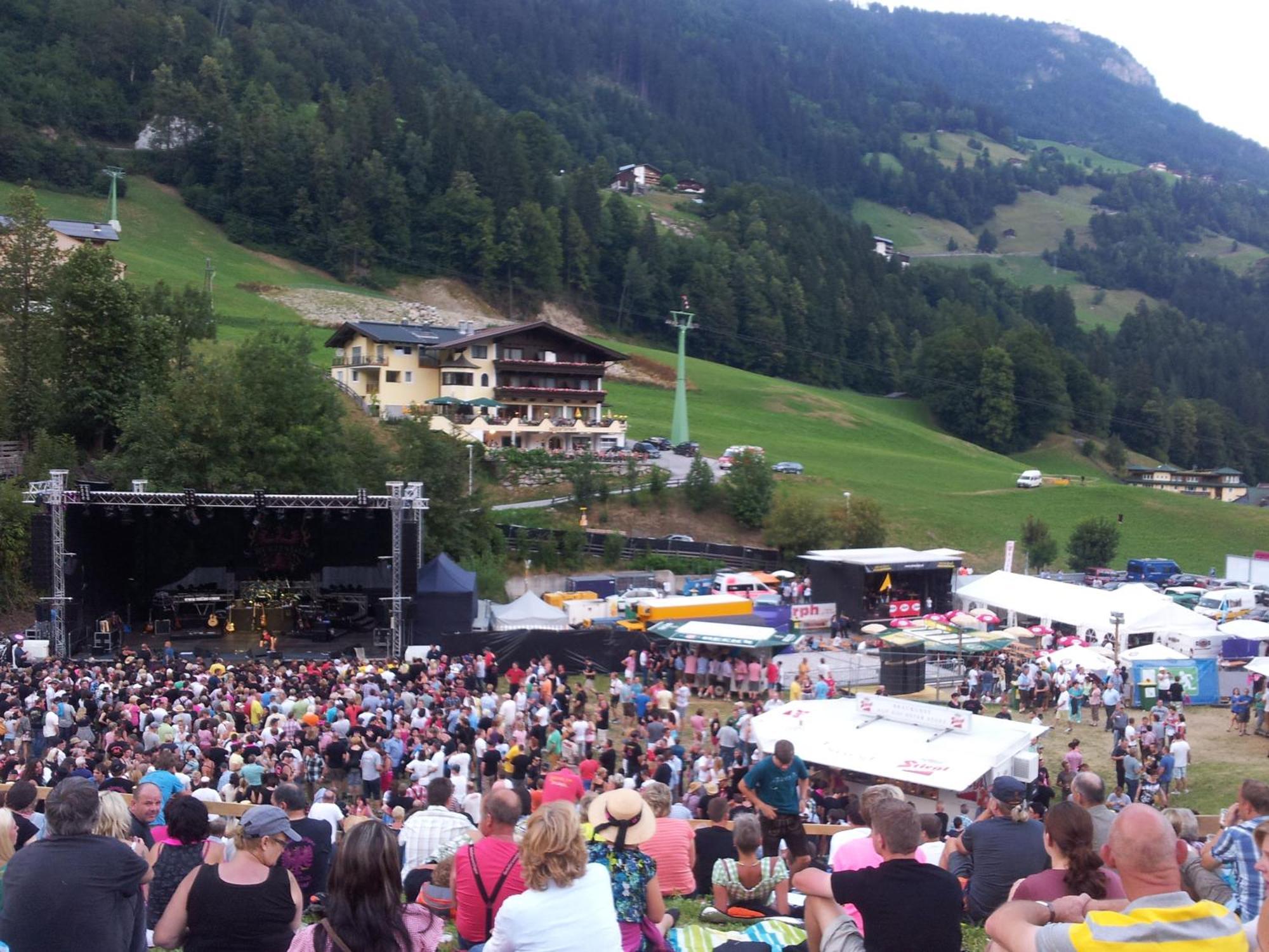 Appartementhaus Zillertal By Piaunddirk Finkenberg Eksteriør bilde