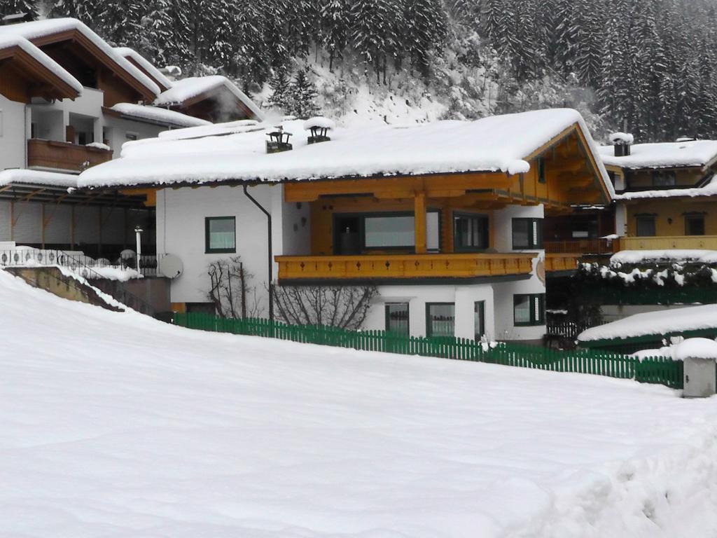 Appartementhaus Zillertal By Piaunddirk Finkenberg Eksteriør bilde