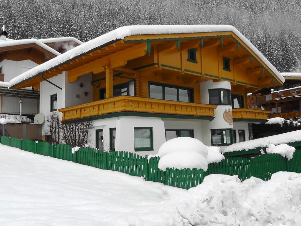 Appartementhaus Zillertal By Piaunddirk Finkenberg Eksteriør bilde